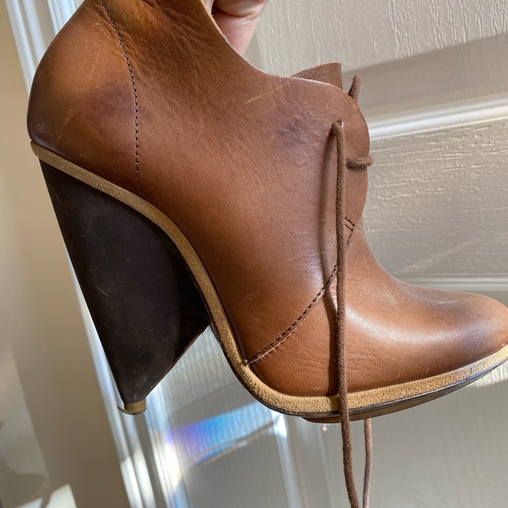 BALENCIAGA 36,5. 8/10